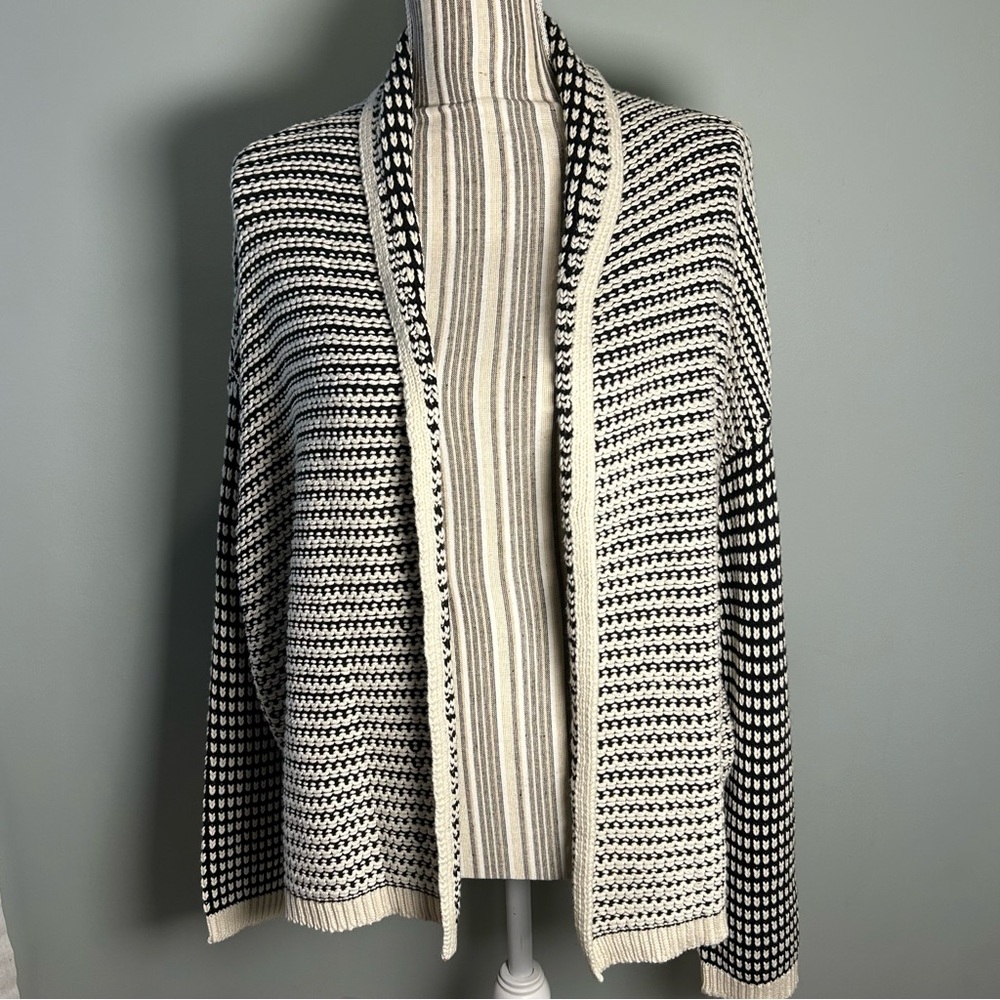 Torrid Black & White Long Sleeve Open-Front Cardigan NWT Size L/00/10 - Picture 5 of 12